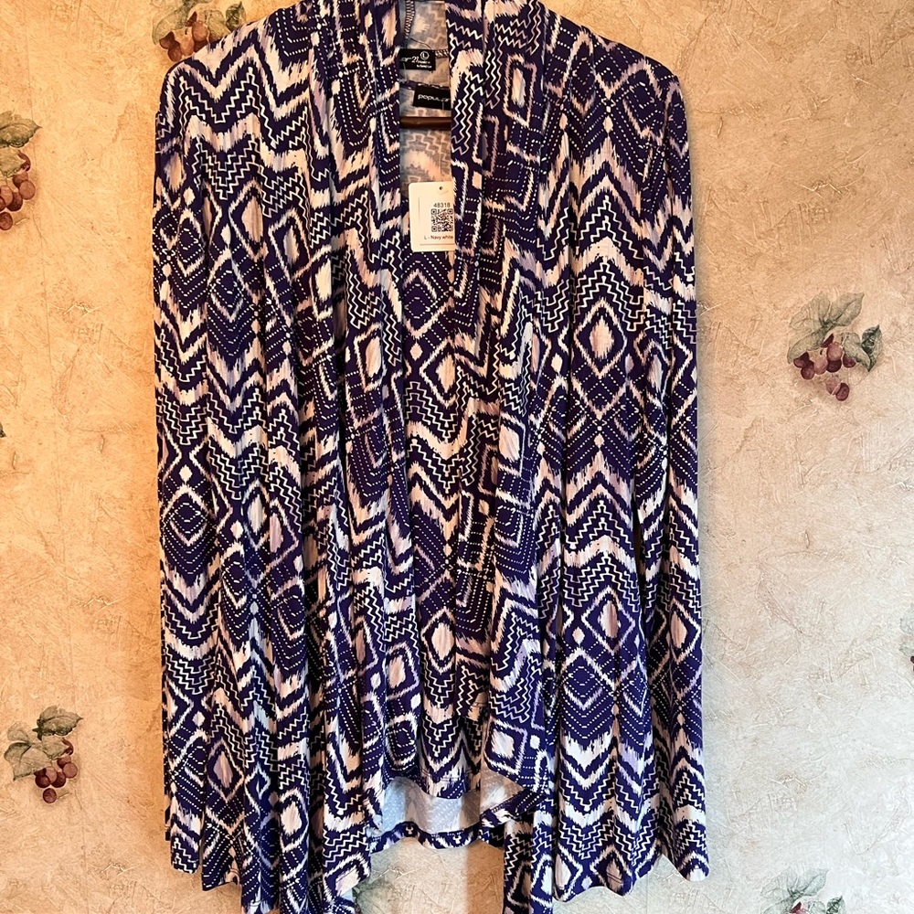Popular 21 2 Pc Set T Shirt and Cardigan Large NWT